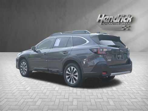 Certified 2023 Subaru Outback Limited AWD/4WD image 7