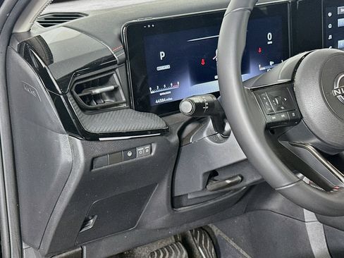 Used 2025 Nissan Kicks SR w/ Illumination Package AWD/4WD image 17