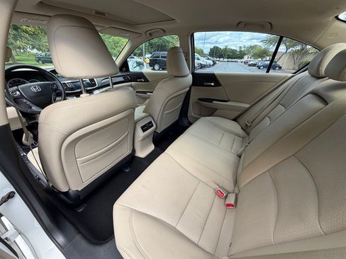 Used 2013 Honda Accord Touring image 4