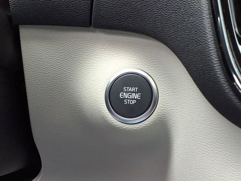 New 2026 Volvo XC40 B5 Plus w/ Protection Package Premier image 24