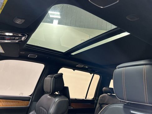 Used 2022 Jeep Grand Wagoneer Series III w/ Rear Seat Video Group 1 image 31