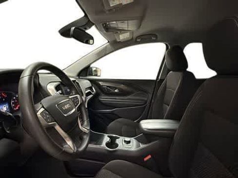 Used 2024 GMC Terrain SLE w/ Elevation Edition AWD/4WD image 4
