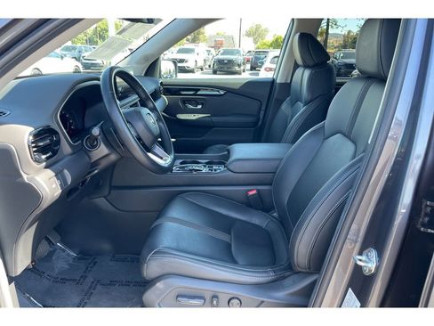 Used 2024 Honda Pilot EX-L image 9