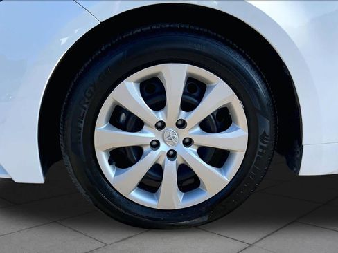 Used 2025 Toyota Corolla LE FWD image 11
