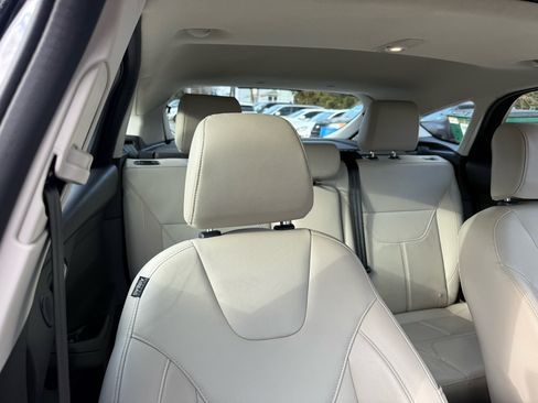 Used 2018 Ford Focus Titanium image 48