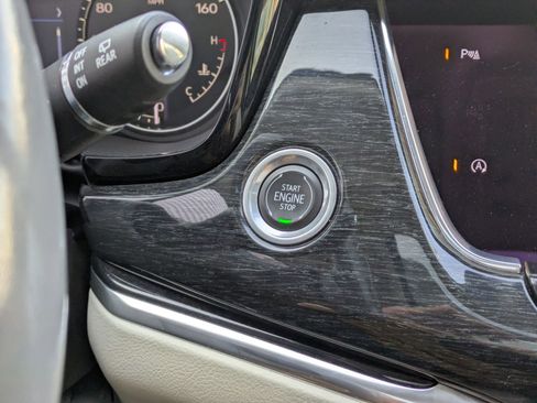 Used 2023 Cadillac XT6 Premium Luxury image 18