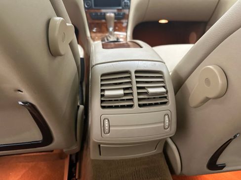 Used 2009 Mercedes-Benz E 350 Sedan image 25