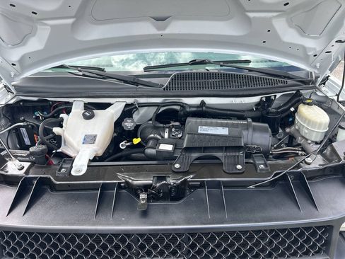 Used 2017 Chevrolet Express 2500 RWD image 14