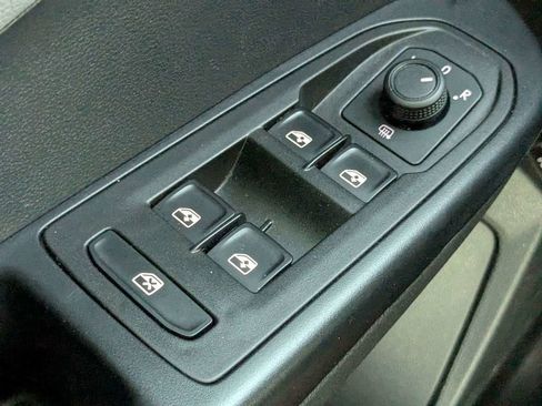 Used 2024 Volkswagen Taos SE image 24