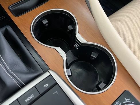 Used 2022 Lexus RX 450h AWD w/ Premium Package image 26