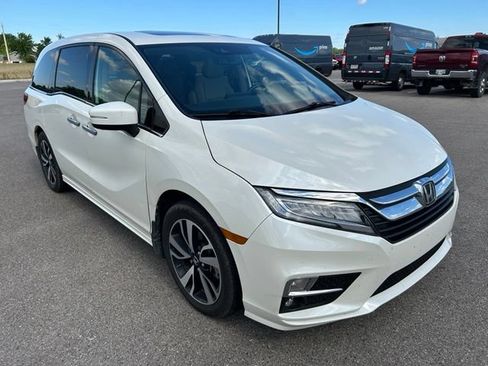 Used 2018 Honda Odyssey Elite image 3