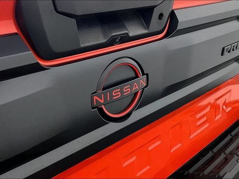Used 2025 Nissan Frontier PRO-4X AWD/4WD image 39