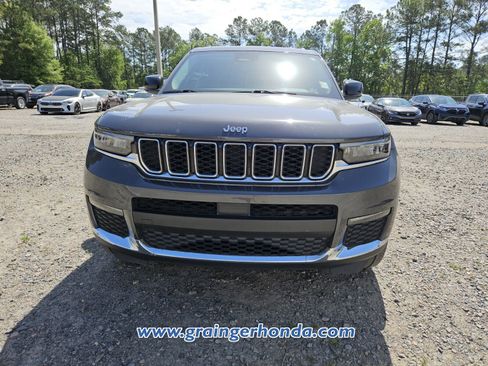 Used 2022 Jeep Grand Cherokee L Limited image 3