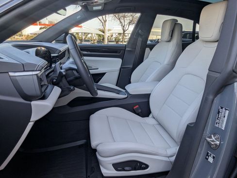 New 2026 Porsche Macan Electric image 5