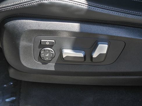 Used 2025 BMW X5 sDrive40i w/ M Sport Package RWD image 17