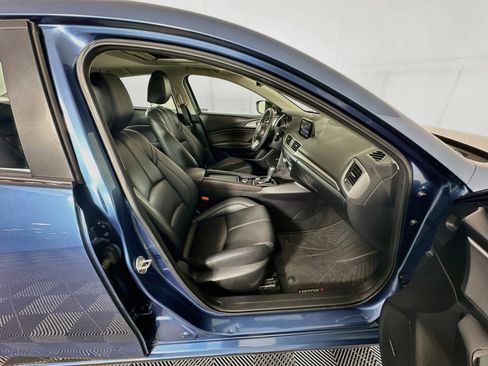 Used 2018 MAZDA MAZDA3 Touring FWD image 30