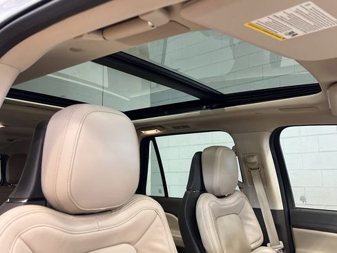 Used 2023 Lincoln Navigator L Reserve w/ Equipment Group 201A image 29