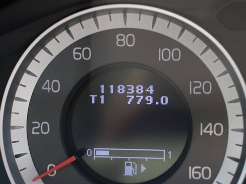 Used 2012 Volvo XC60 T6 Premier Plus image 7