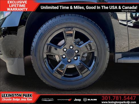 Used 2018 Chevrolet Tahoe LT w/ LT Midnight Edition RWD image 33