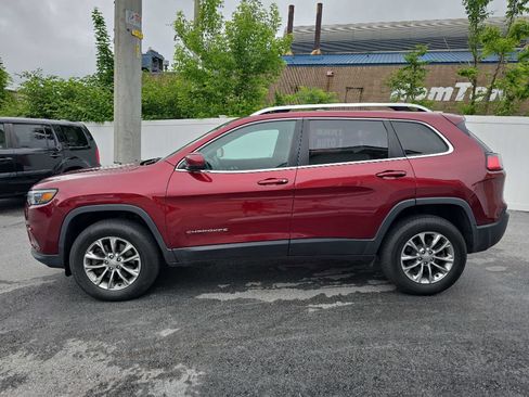 Used 2019 Jeep Cherokee Latitude Plus w/ Cold Weather Group AWD/4WD image 11