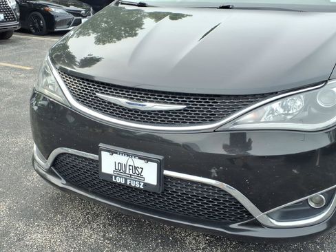 Used 2017 Chrysler Pacifica Touring-L Plus w/ Tire & Wheel Group FWD image 34