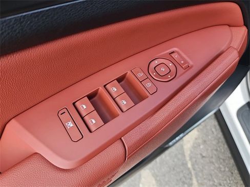 New 2026 Kia Sportage SX image 11