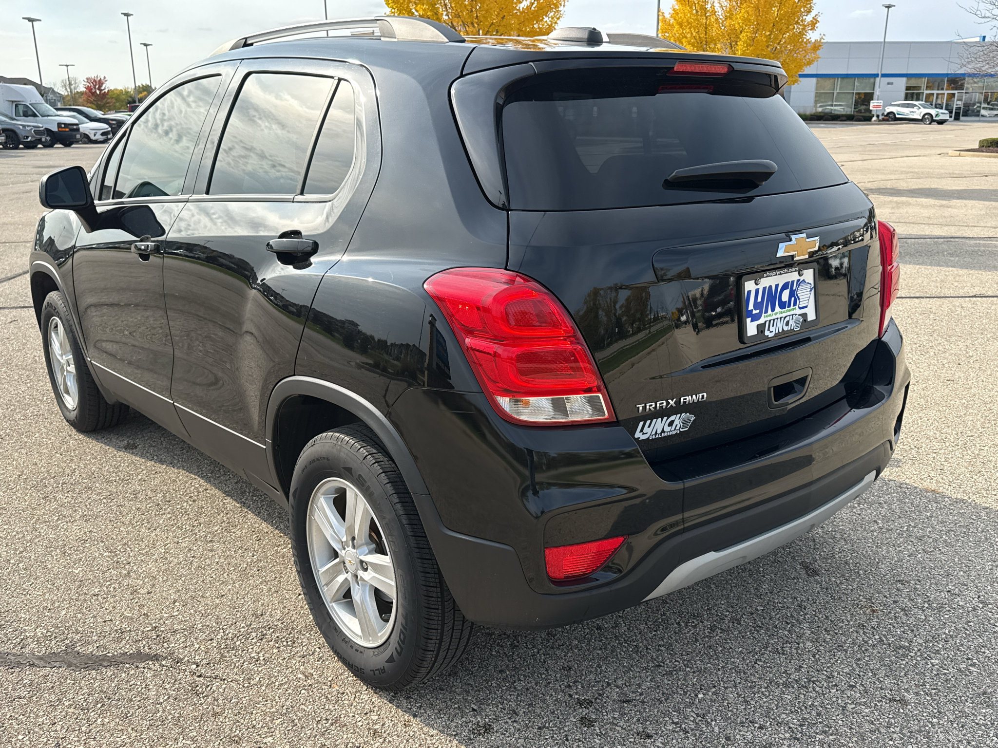 Used 2021 Chevrolet Trax LT w/ Premium Seat Package AWD/4WD image 3