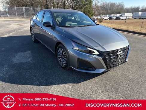 New 2025 Nissan Altima 2.5 SV image 5