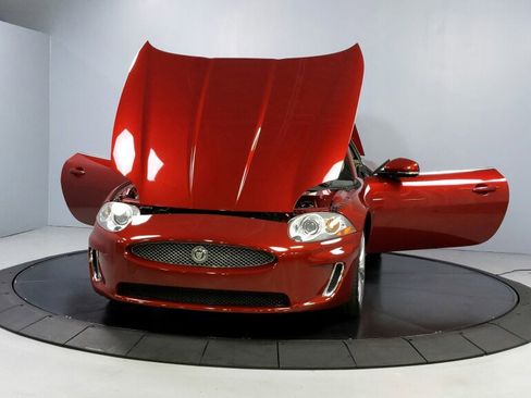 Used 2010 Jaguar XK Convertible image 10