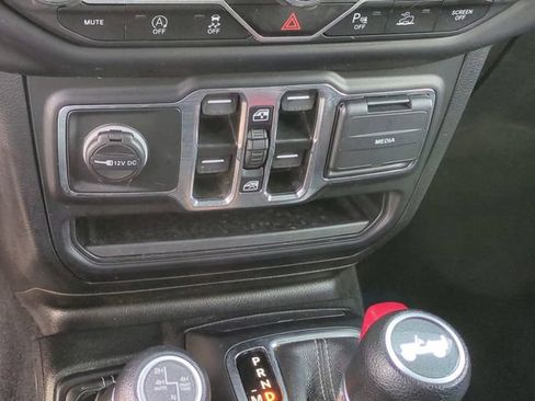 Used 2023 Jeep Wrangler Unlimited Sahara w/ Safety Group AWD/4WD image 15