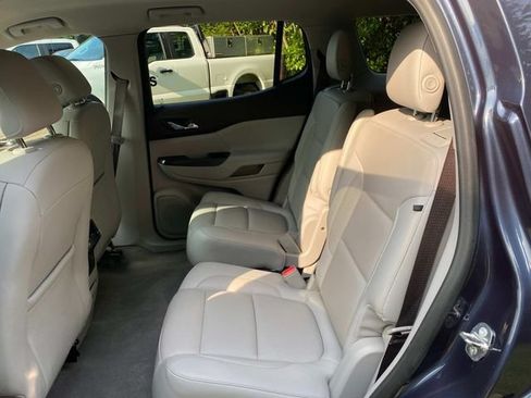 Used 2019 GMC Acadia SLT FWD image 9
