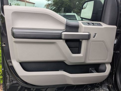 Used 2020 Ford F150 XLT image 13