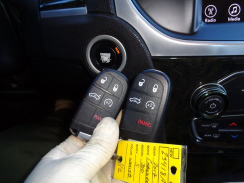 Used 2017 Chrysler 300 C image 23