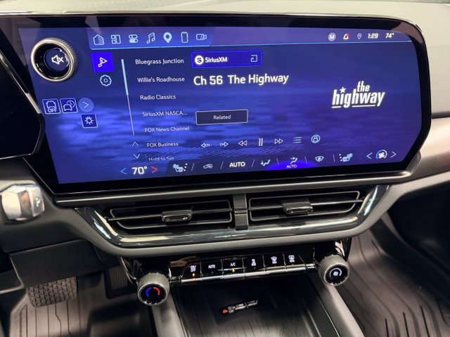 Certified 2026 Chevrolet Equinox EV RS FWD image 11