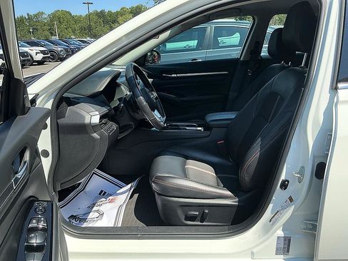 Certified 2024 Nissan Altima 2.5 SR FWD image 13