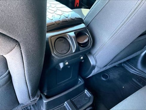Used 2023 Jeep Wrangler Unlimited w/ Convenience Group AWD/4WD image 29