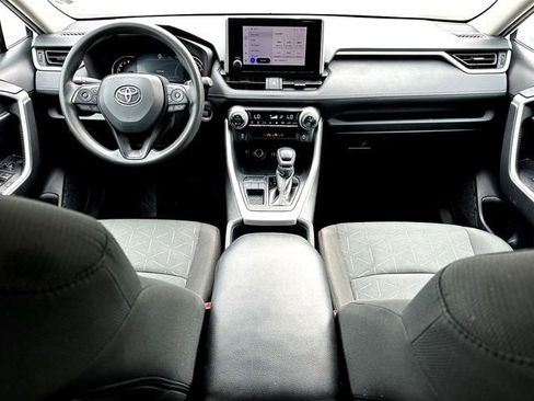 Used 2024 Toyota RAV4 XLE FWD image 28