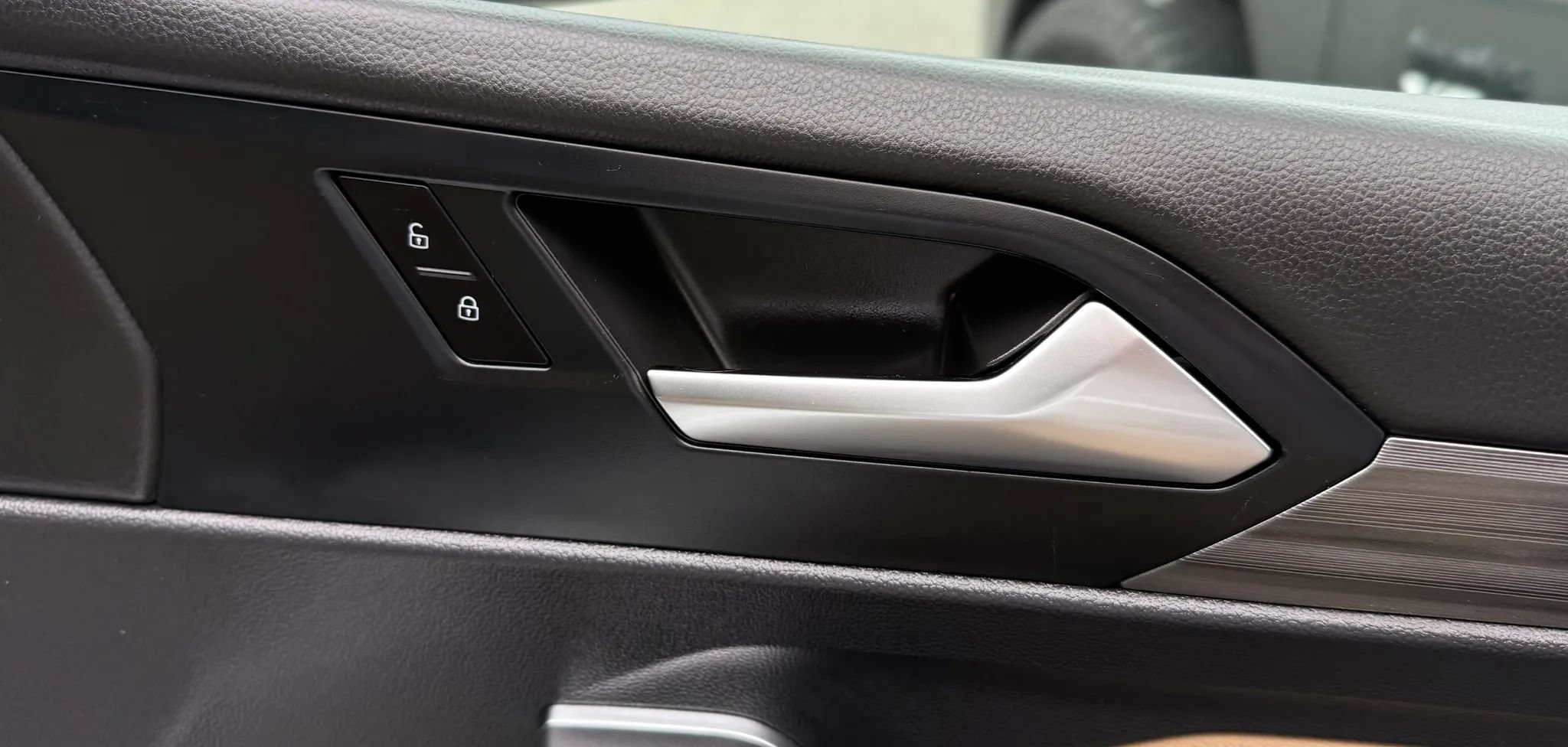 Used 2019 Volkswagen Jetta SEL FWD image 40