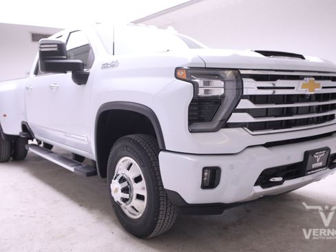 New 2026 Chevrolet Silverado 3500 High Country w/ Technology Package image 7