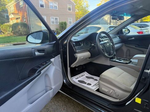 Used 2012 Toyota Camry LE FWD image 7