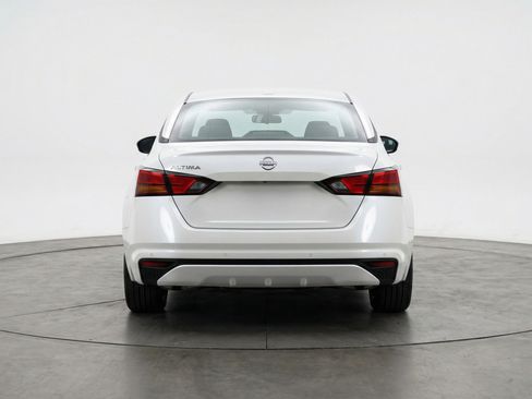 Used 2025 Nissan Altima 2.5 SV FWD image 7