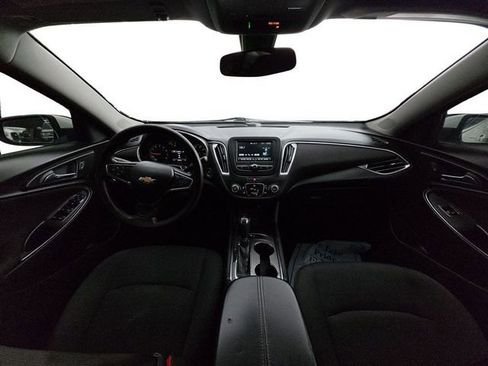 Used 2017 Chevrolet Malibu LT FWD image 12