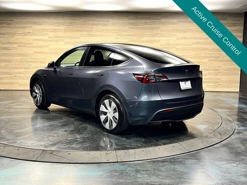 Used 2023 Tesla Model Y 2WD image 12