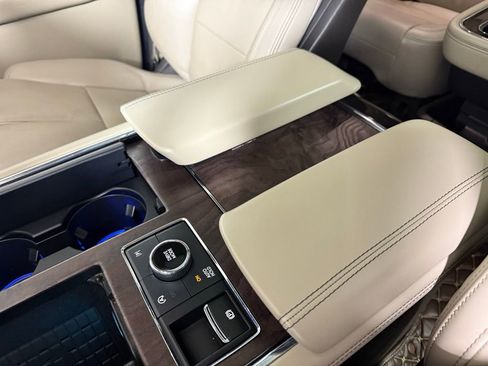 Certified 2023 Lincoln Navigator Reserve image 30