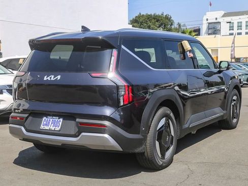 New 2026 Kia EV9 Wind image 17