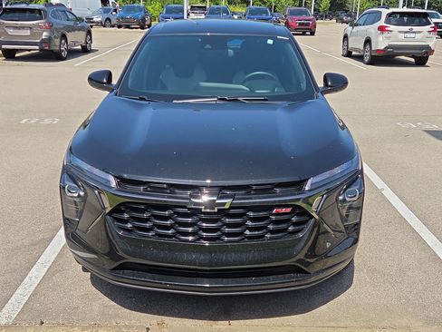 Used 2025 Chevrolet Trax RS w/ Driver Confidence Package FWD image 4