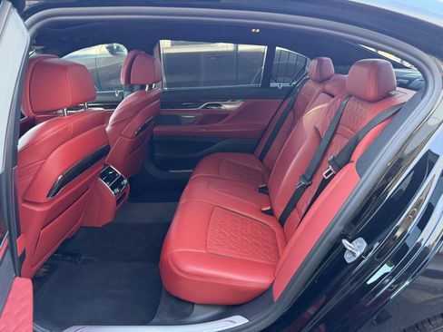 Used 2022 BMW 740i xDrive w/ M Sport Package image 28