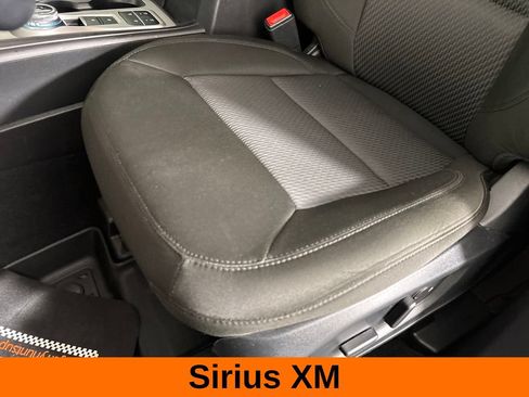 Used 2024 Ford Explorer XLT RWD image 12