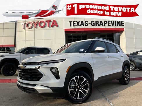 Used 2025 Chevrolet TrailBlazer LT image 1