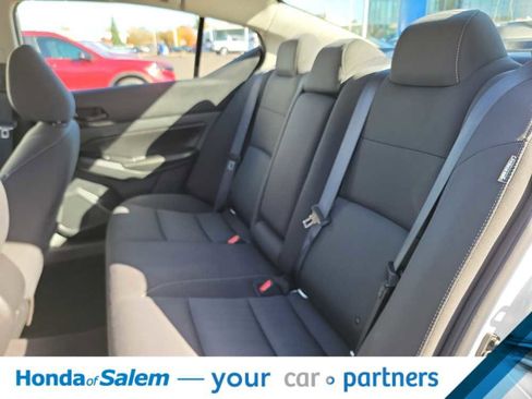 Used 2023 Nissan Altima 2.5 SV image 13